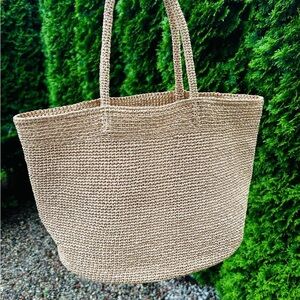 Elegant Tan Raffia Tote Bag